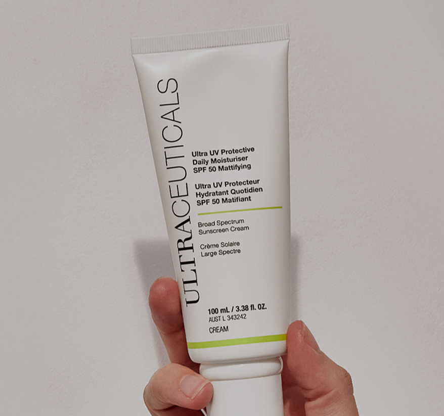 Mineral vs. Non-Mineral Sunscreen: What's The Difference?