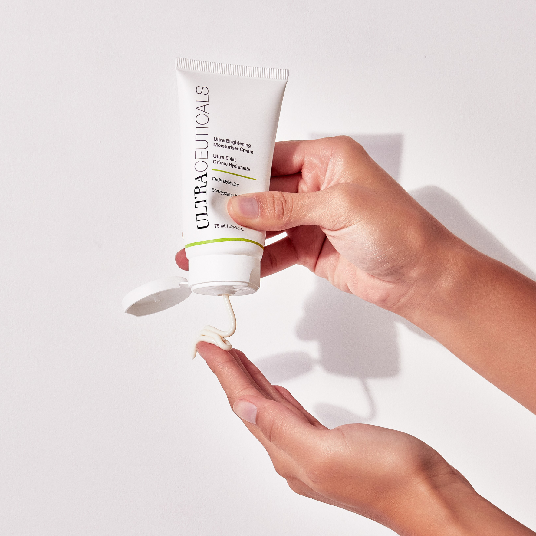 Ultra Brightening Moisturiser Cream Texture